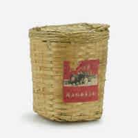 Лю Бао из Гуанси в корзине (2002 г)